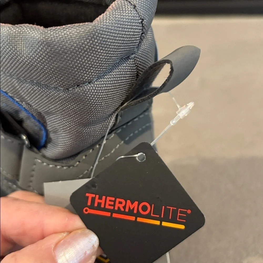 Khombu Bobby Thermalite insulated,waterproof,bungee tie,velcro close,rugged sole